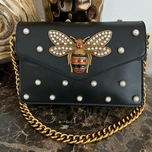 “Unique” Bumblebee Faux Pearls & Gem Boutique Fashion Crossbody Bag
